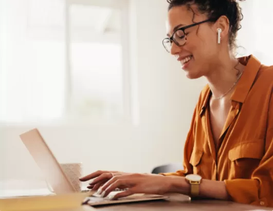 girl on computer